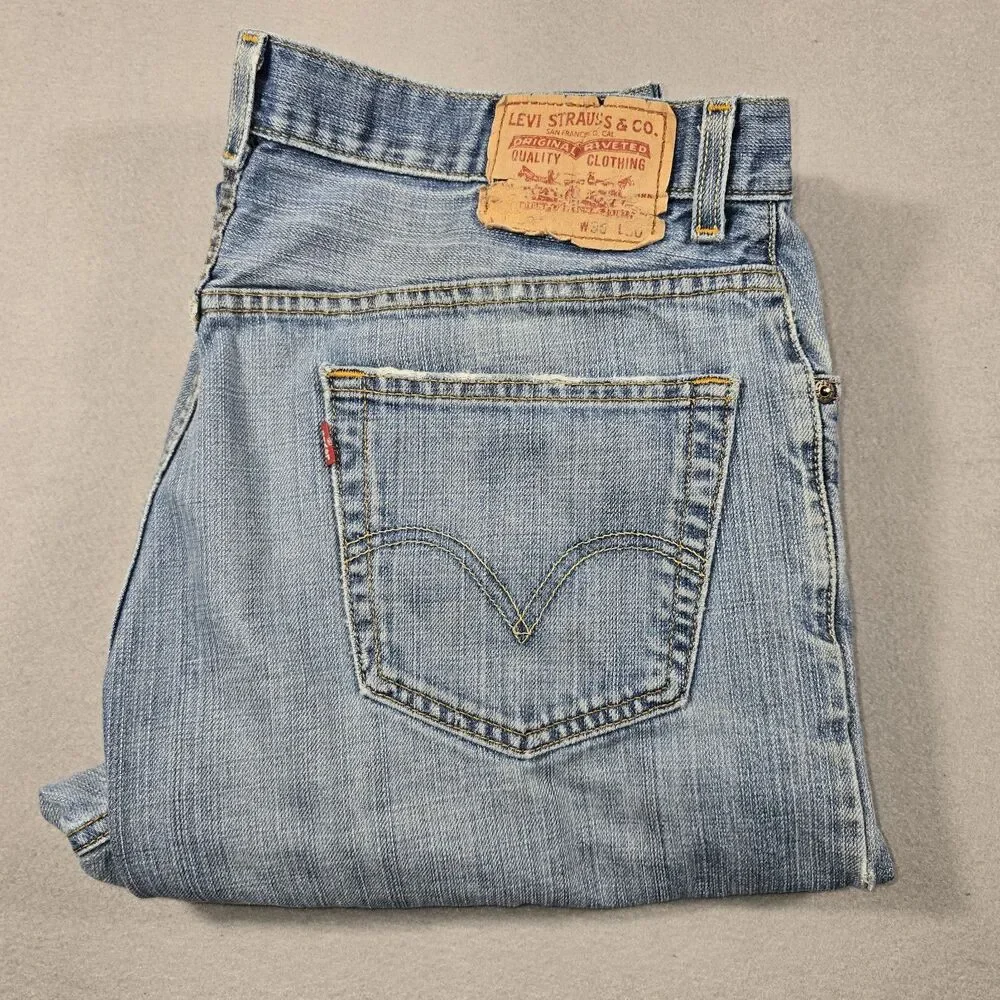 Levi's Jeans Mens 36x30 Blue 559‎ Relaxed Straight Cut Off Raw Hem Distressed